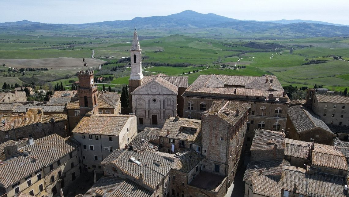 Pienza oltre la 